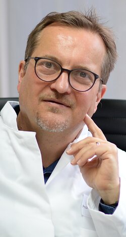 Prof. Dr. Georg Romer